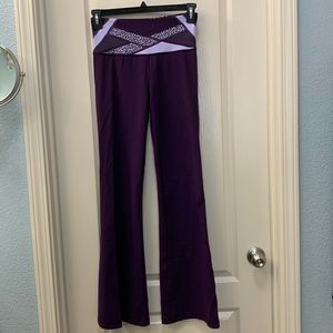 Lululemon flare leggings, probably old style groove